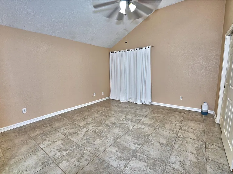 7403 Gateridge Dr — Photo 16
