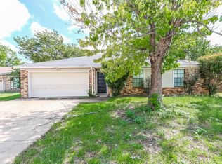 6407 Twin Spruce Ct, Arlington, TX 76018