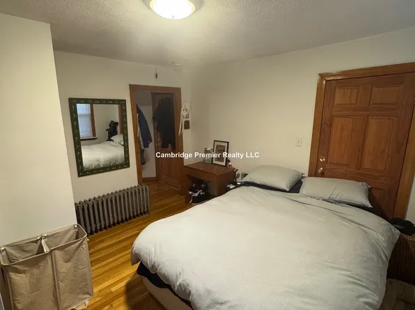 291 Columbia St #B, Cambridge, MA 02141