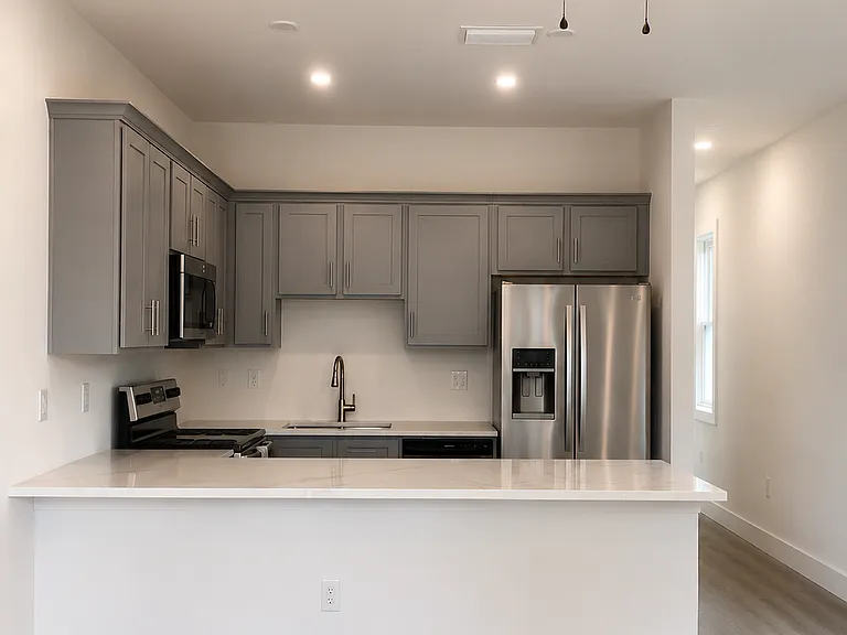 926 E 11th Ave — Photo 3
