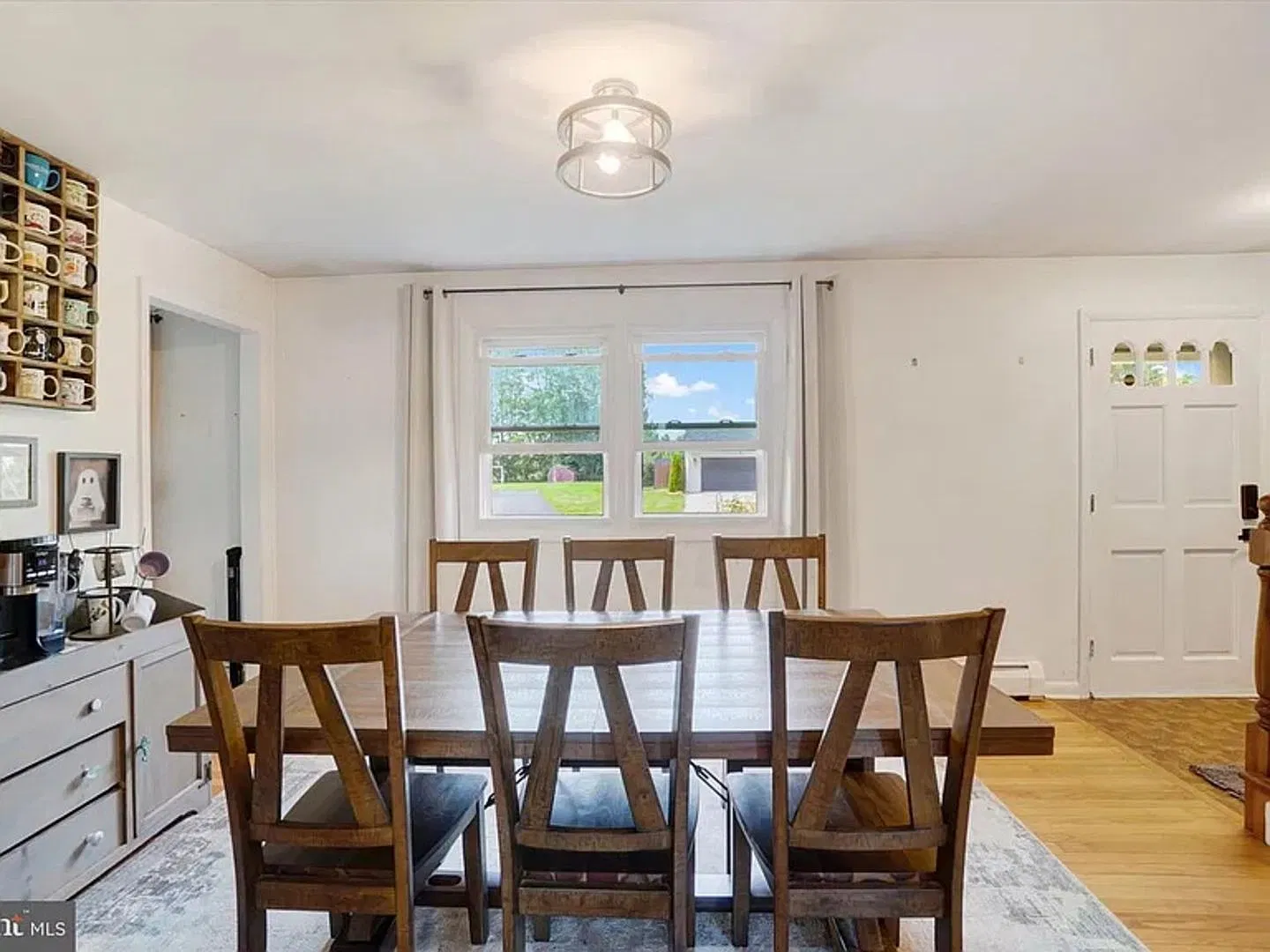 Spacious 4BR House in Shrewsbury — Photo 4
