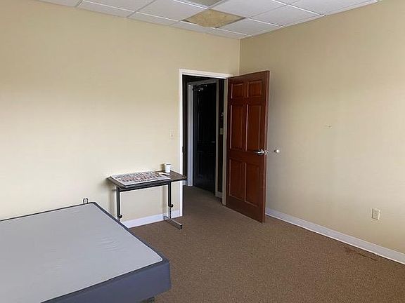 4th image of 4192 Airline Dr