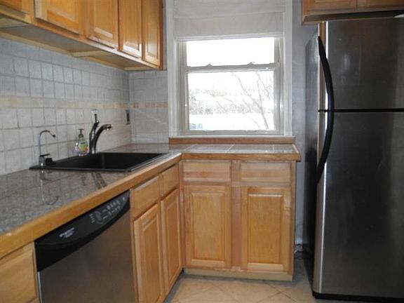 2nd image of 2631 Whitewood St