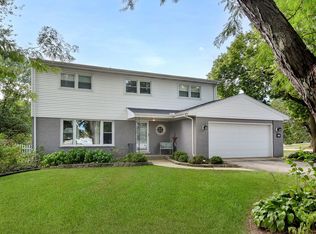 1500 E Geneva Rd, Wheaton, IL 60187