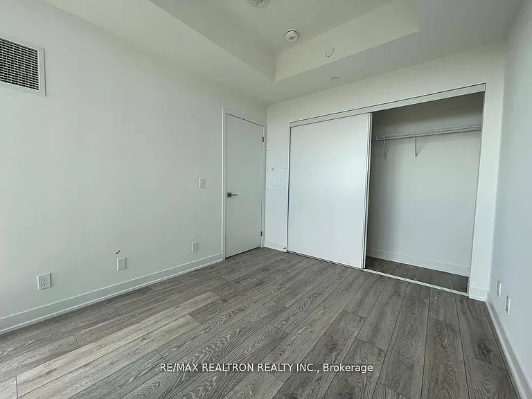 15 Holmes Ave S #1709 — Photo 16