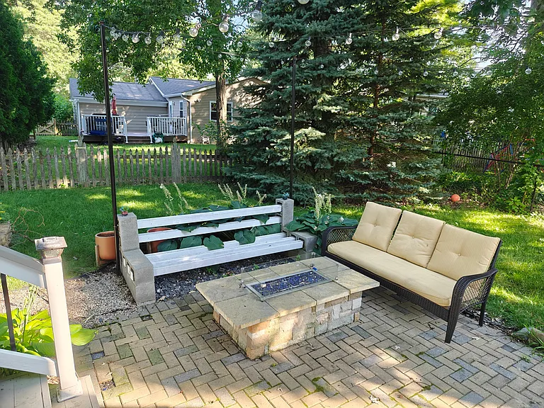 882 Randall Dr — Photo 31
