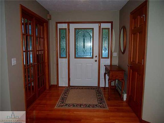 3rd image of 1530 Carol Ln