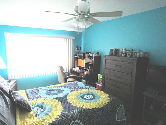 4th image of 27 Wirt Ln