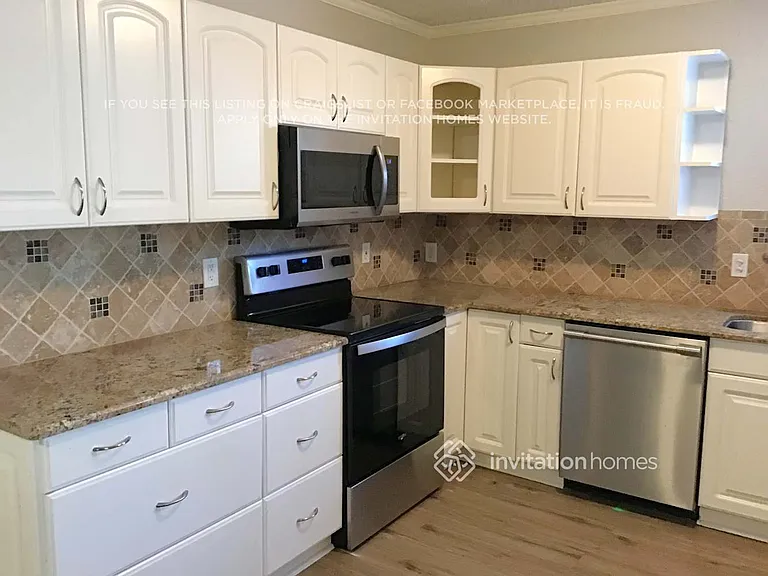 436 Lexington Ln — Photo 6