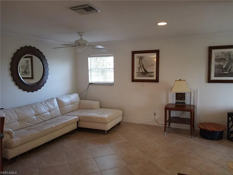 2264 Curtis St — Photo 3