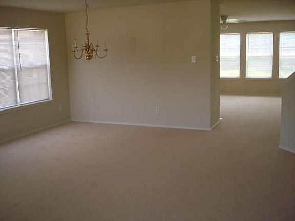 4th image of 9205 Harrisburg Ln