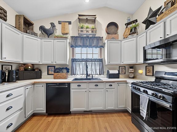 5th image of 816 Doral Dr