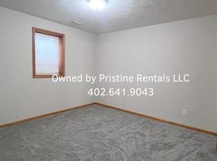 979 N 2nd St, Seward, NE 68434