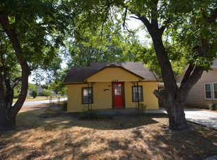 1228 Yale St, River Oaks, TX 76114