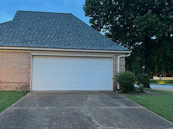 3rd image of 8466 Riverwood Farms Pkwy