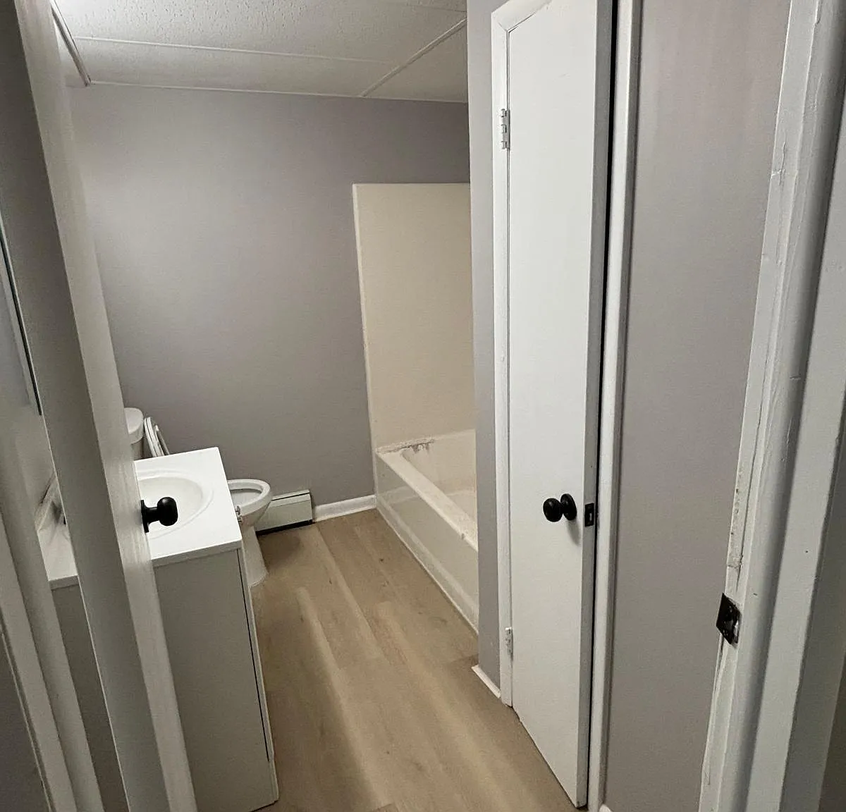3 bed, 1000 sqft, $1,995 — Photo 4