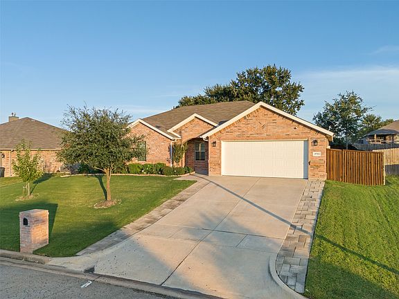 2nd image of 3733 Cecelia Ln