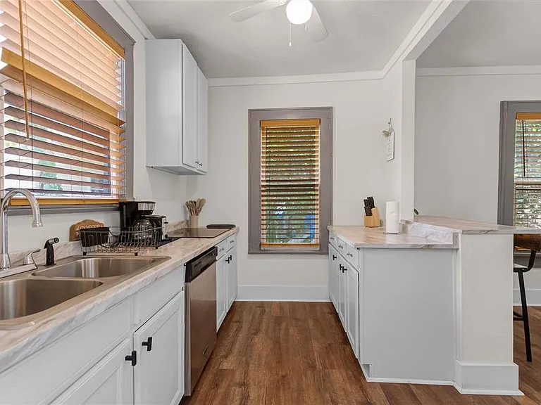 730 Johnson Ave — Photo 17