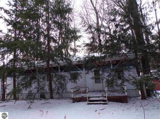 652 Osceola Rd, Cadillac, MI 49601