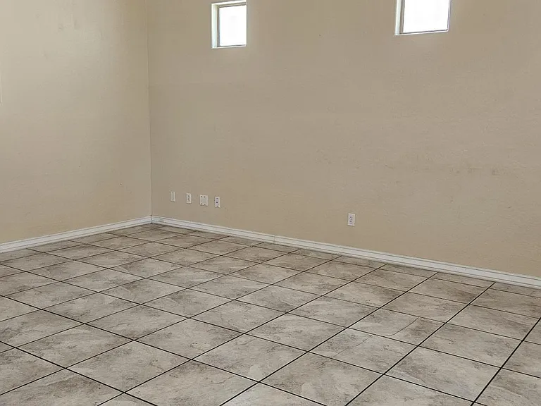 9160 W Meadow Dr — Photo 4
