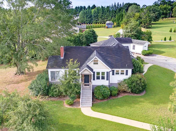 5301 Locust Hill Rd, Travelers Rest, SC 29690