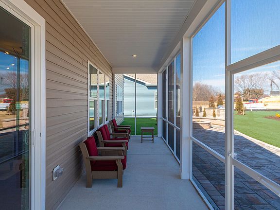 Screened patio for outdoor fun