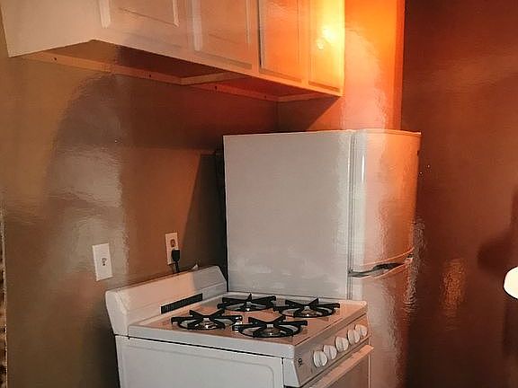 3rd image of 417 1/2 S Duncan St