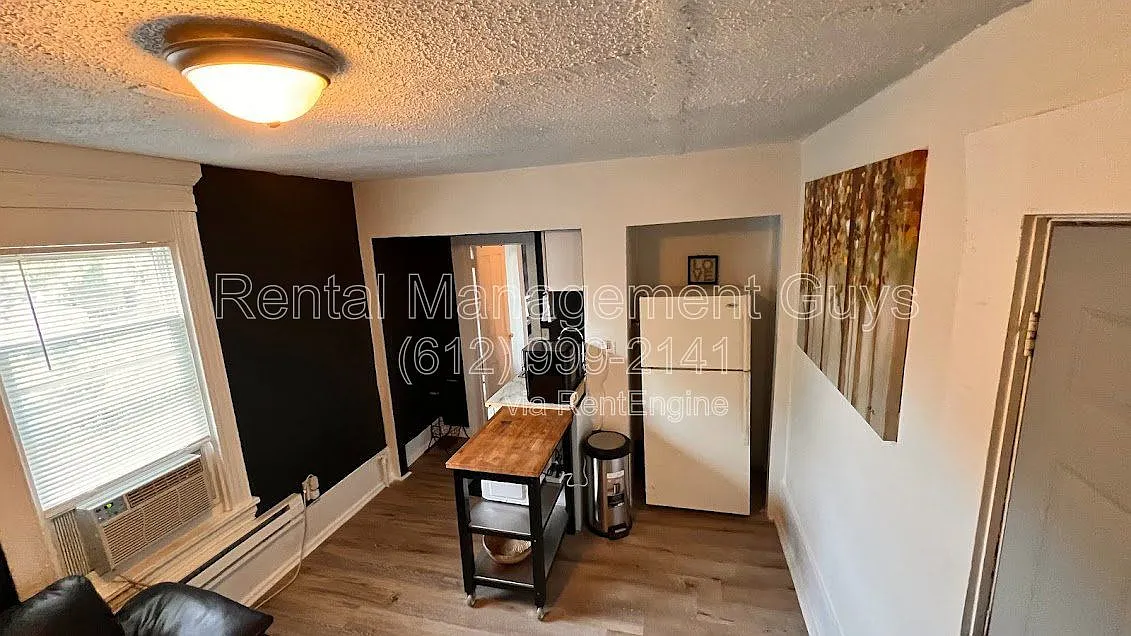 1 bed, 1.0 bath, $1,100 — Photo 3