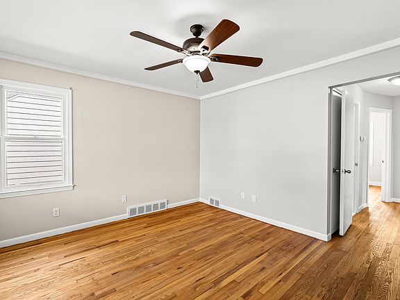 3rd image of 4163 Helen Ave