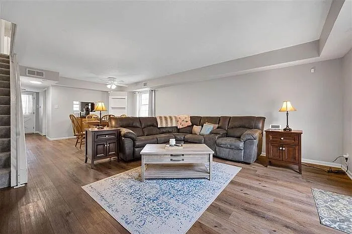 1008 21st Avenue Pl — Photo 3