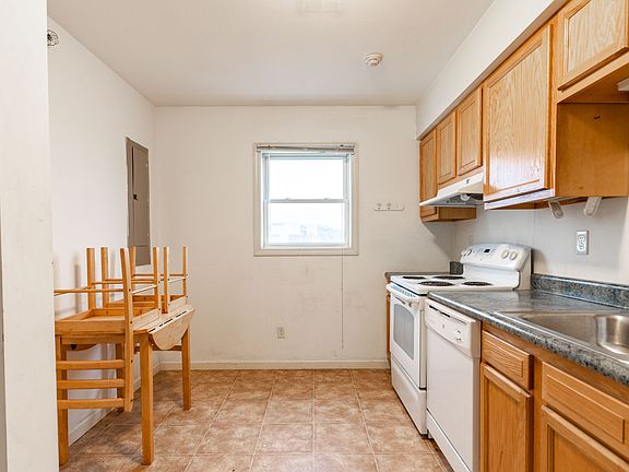 4th image of 527 Grant Ave #10635477