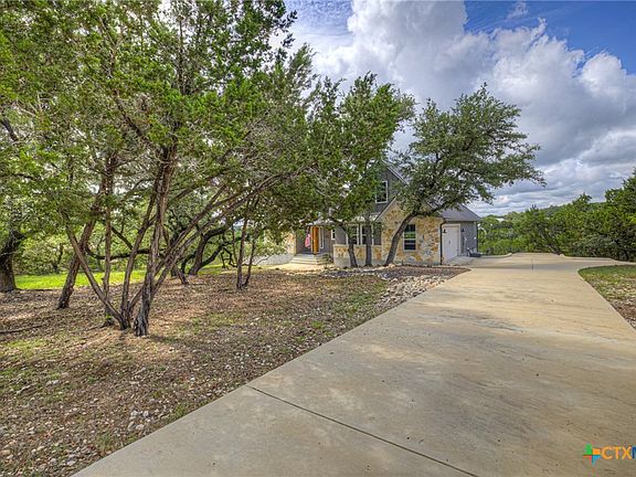 4th image of 562 Toye Blvd