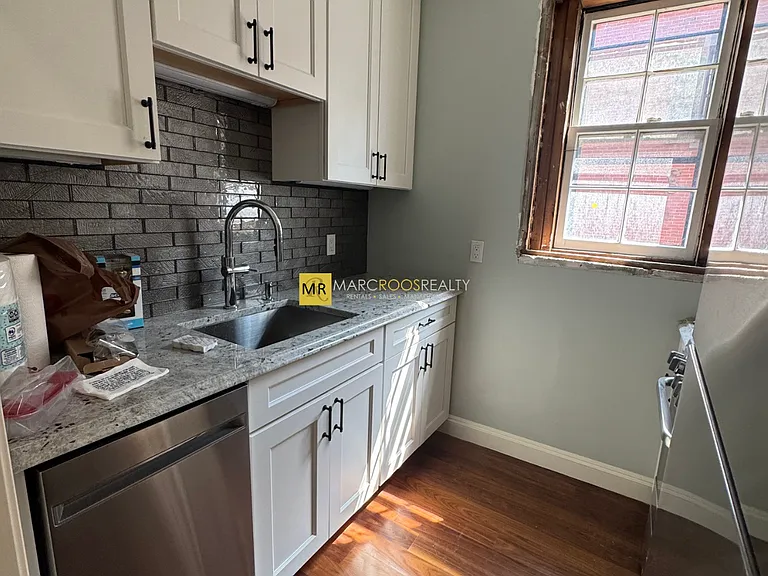 88 Mount Vernon St — Photo 9