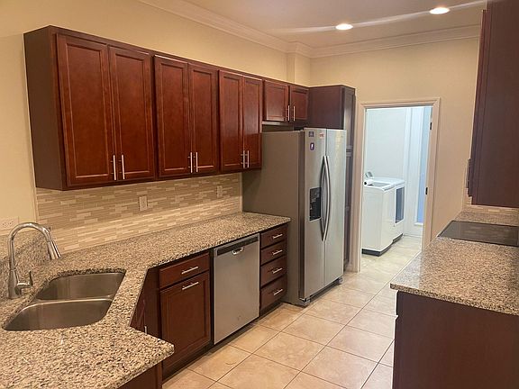 3rd image of 4045 Poinciana Ln