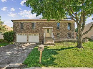 532 Iroquois Trl, Carol Stream, IL 60188