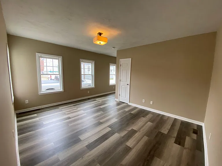 125 Walnut St #127-1/2 — Photo 9