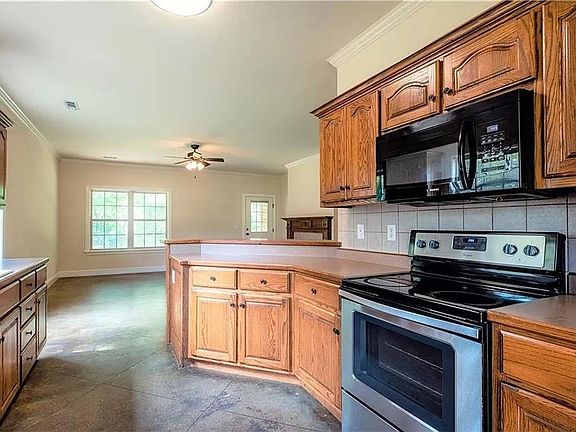 4th image of 1834 W Creekmore Dr