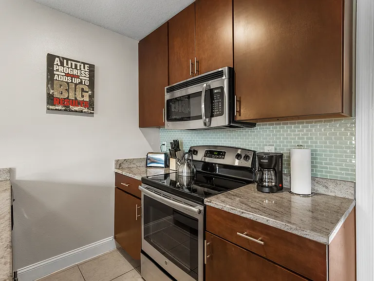 202 N Fremont Ave — Photo 6