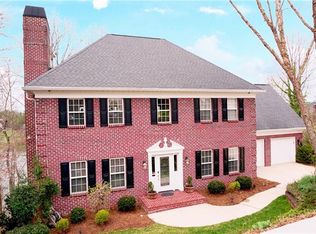 715 46th Avenue Dr NE, Hickory, NC 28601