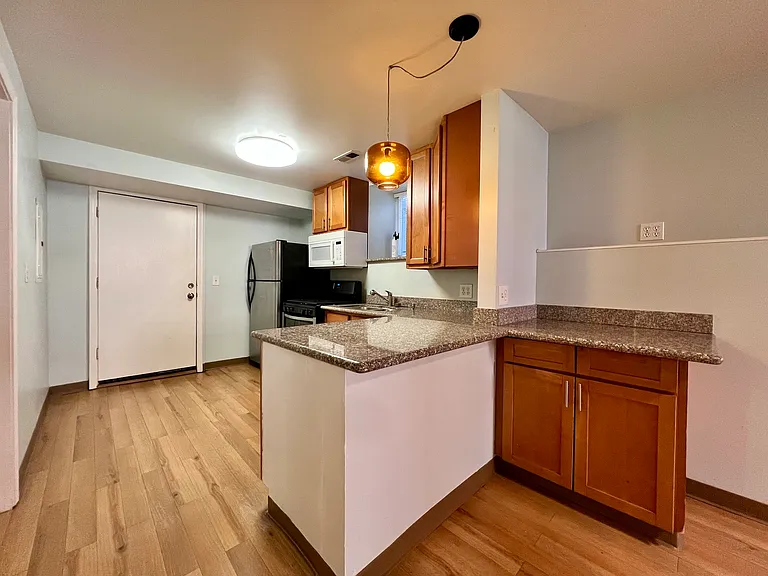 2915 N Lawndale Ave #0 — Photo 4