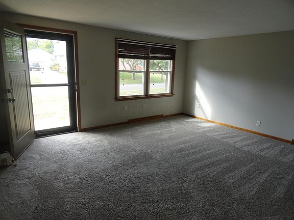 5th image of 661 Park Ave