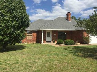 1502 Southern Hills Dr, Ardmore, OK 73401