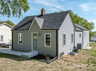 4509 60th St, Urbandale, IA 50322