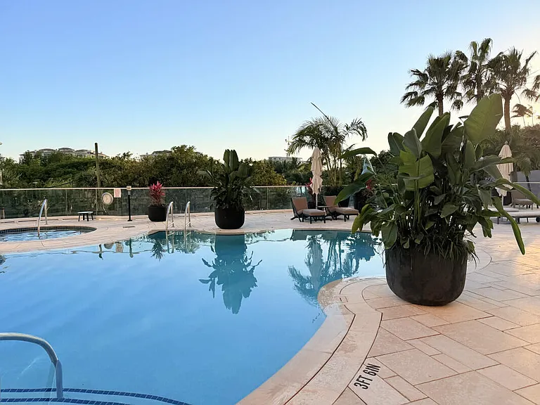 400 S Pointe Dr #307 — Photo 18