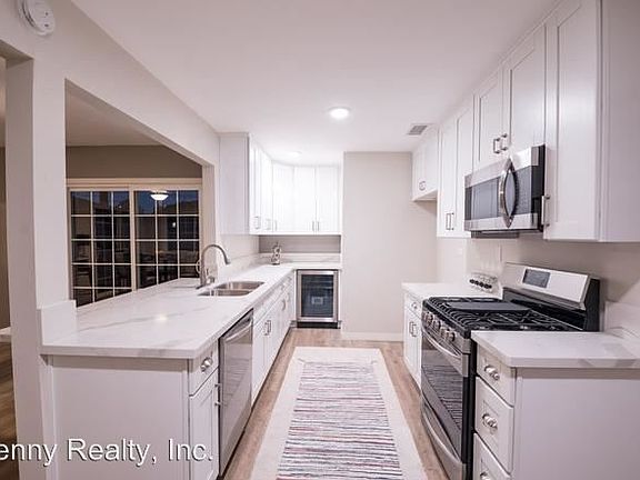 4th image of 6526 Glenroy St