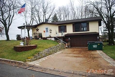 3rd image of 7109 Country Dr
