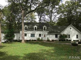 10 Tall Oaks Dr, Morton, IL 61550