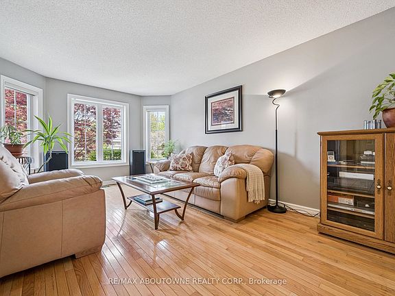 5th image of 2372 Saugeen Rd