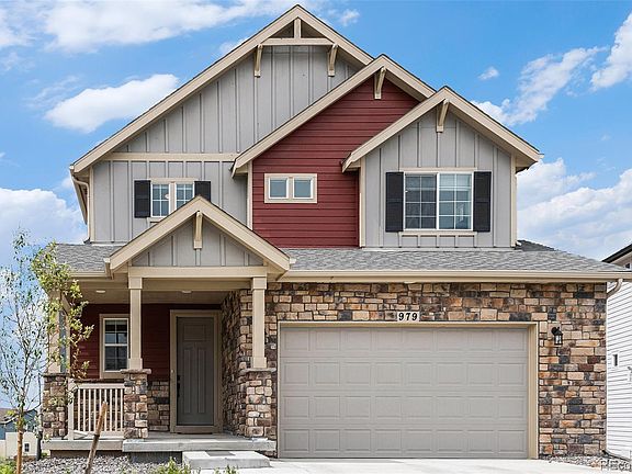 3rd image of 979 Larkspur Drive
