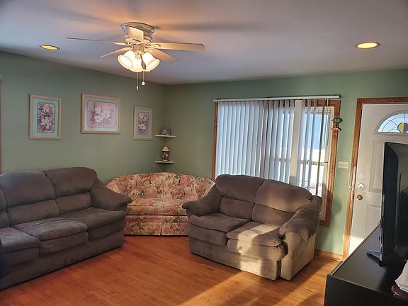 2nd image of 1328 Leslie Ct